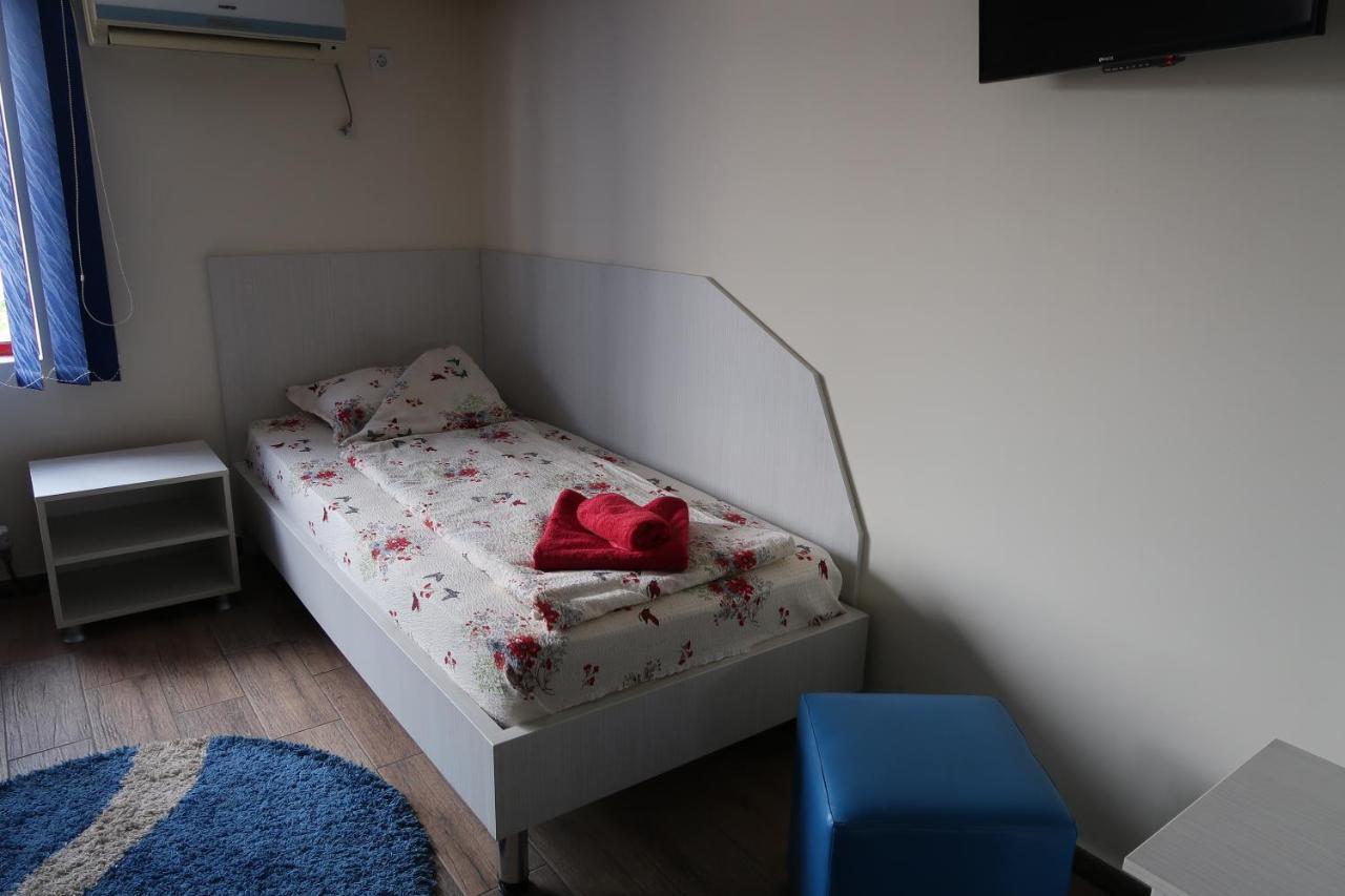 Pensiunea Arthur Râmnicu Vâlcea Esterno foto